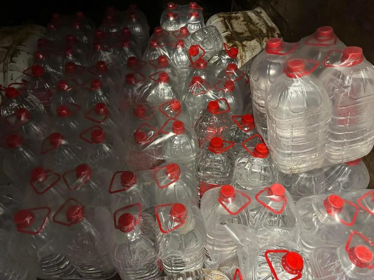 Dogana zbulon 1,000 litra etanol në Prizren
