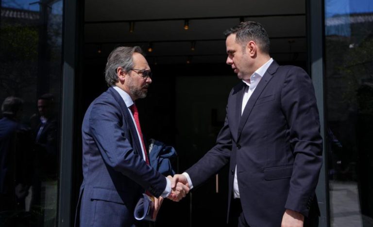 Abdixhiku dhe Giaufret diskutojnë për zgjedhjen e Presidentit dhe rolin e institucioneve