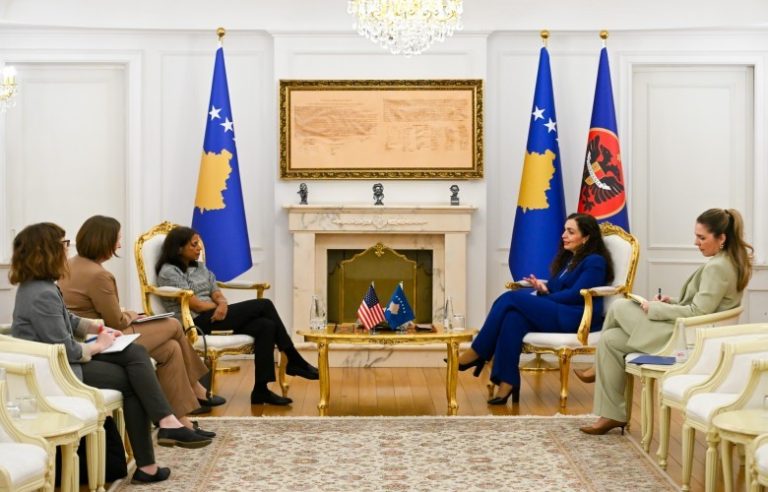 Osmani takohet me përfaqësuesen e SHBA-së në Kosovë