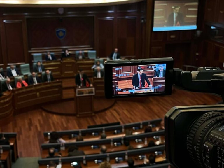 Gruda sfidon Qeverinë për amendamentet kushtetuese