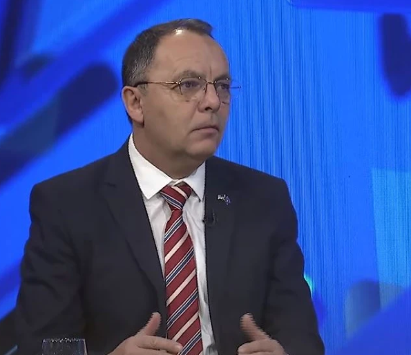 Kajtazi: LDK nuk duhet të bëjë kompromis me Vjosa Osmanin