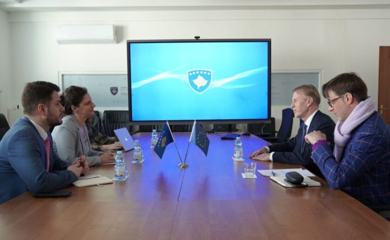 Rizvanolli pret Ambasadorin Orav në takim lamtumirës