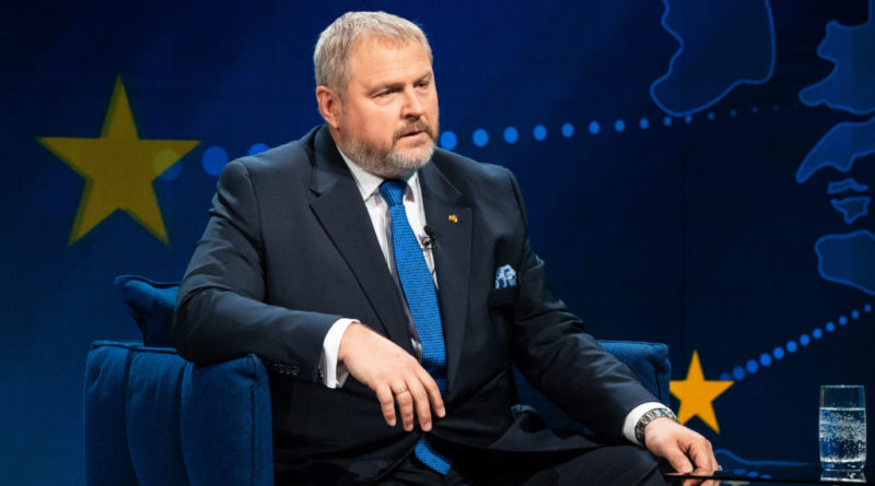 Eurodeputeti Riho Terras përshëndet vendimin e Qeverisë së Kosovës për serbët