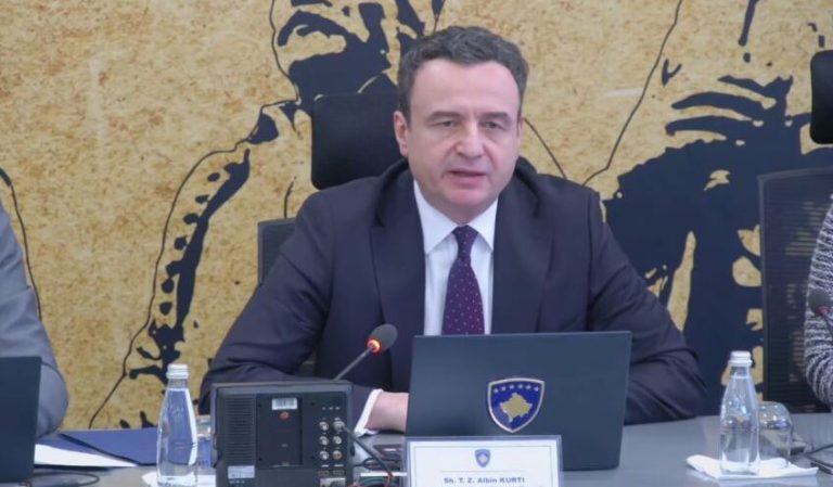 Kurti denoncon stërvitjet serbe pranë kufirit: “Shfaqje të rrezikshme të agresionit”