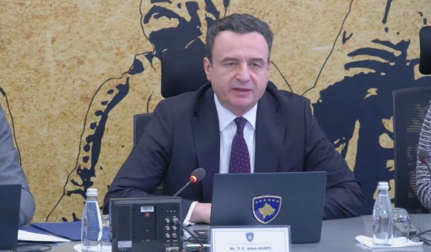 Kurti denoncon stërvitjet serbe pranë kufirit: “Shfaqje të rrezikshme të agresionit”