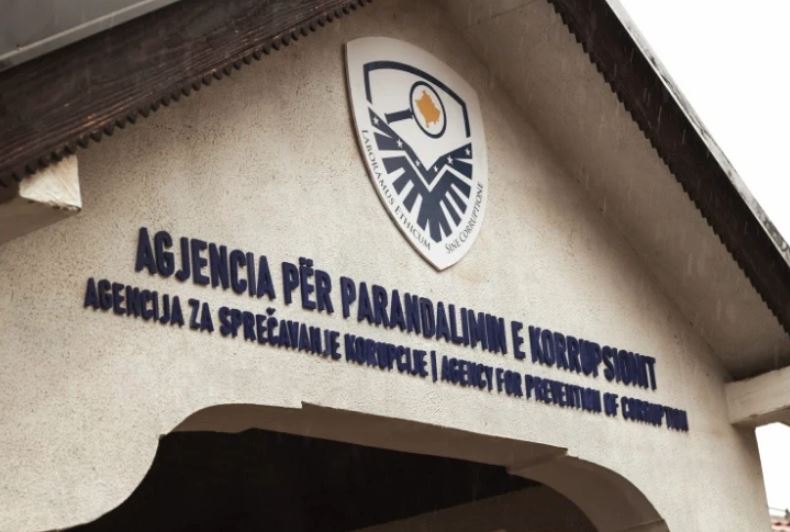 Zyrtarët në Kosovë të detyruar të deklarojnë pasurinë për 2025