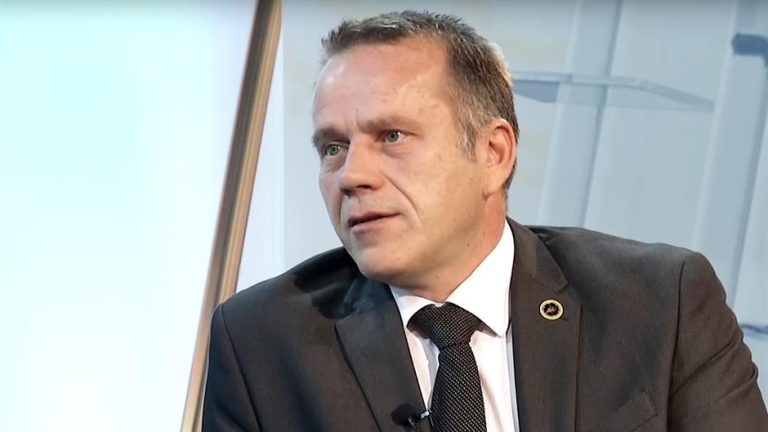 Avni Arifi: Kurti s’ka zgjidhje tjetër pa e propozuar Vjosa Osmanin për presidente