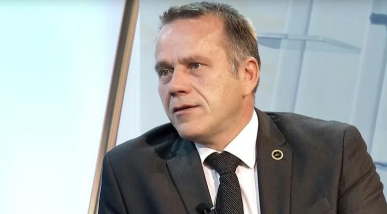 Arifi: Kurti po krijon bllokada institucionale për t’iu shmangur obligimeve nga dialogu