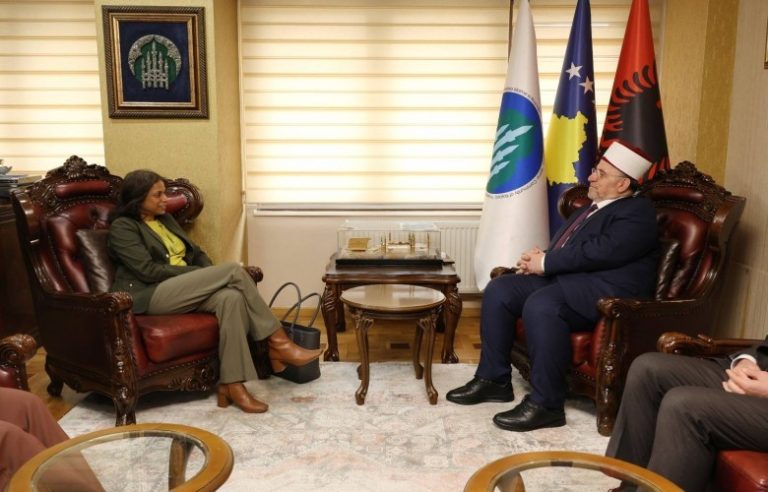 Myftiu Tërnava pret znj. Prattipati, theksohet roli i BIK-ut në promovimin e tolerancës