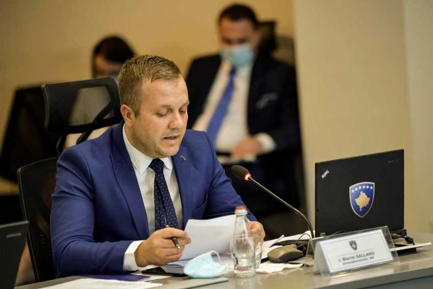 Blerim Sallahu: Krenar për rrëzimin e dekretit të Vjosa Osmani