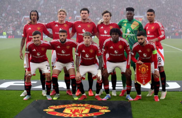 Manchester United kërkon trajner të përhershëm, pesë kandidatë në listë