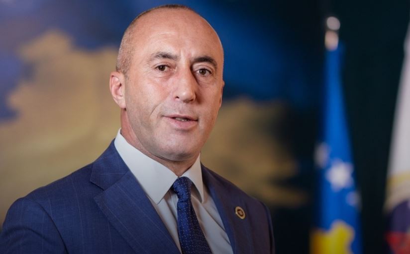 Haradinaj uron mësuesit: Janë shtylla e edukimit dhe frymëzimit kombëtar