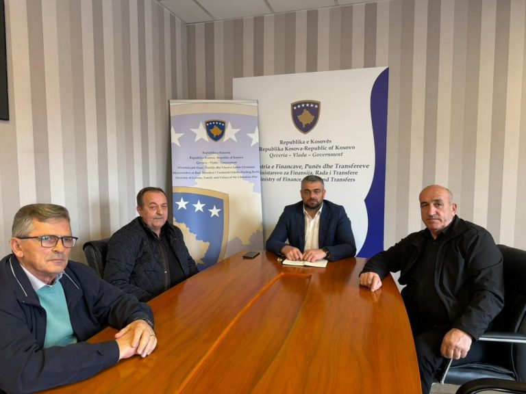 Hoti pret ish-drejtues të UÇK-së, zotohet për bashkëpunim në mbështetje të kategorive të luftës