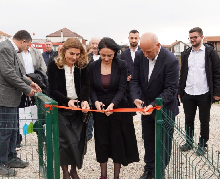 Pacolli: Inaugurohet sistemi për shfrytëzimin e ujit të shiut në shkollën në Komoran