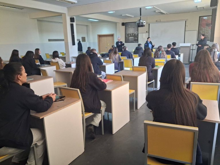 Policia ligjëron për rreziqet e drogës në shkollat e Mitrovicës