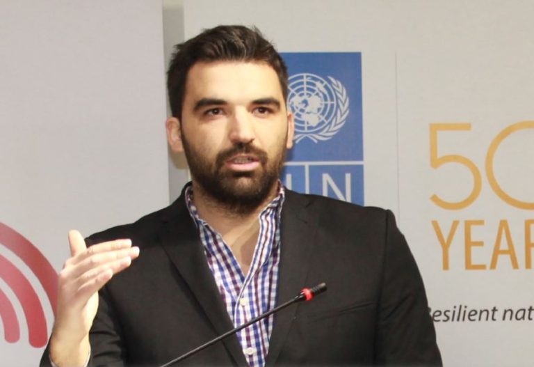 Mehmetaj: Pse Vetëvendosje dhe Lista Serbe refuzuan takimin e ftuar nga Vjosa Osmani?