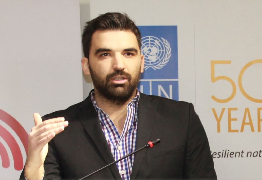 Mehmetaj: Pse Vetëvendosje dhe Lista Serbe refuzuan takimin e ftuar nga Vjosa Osmani?