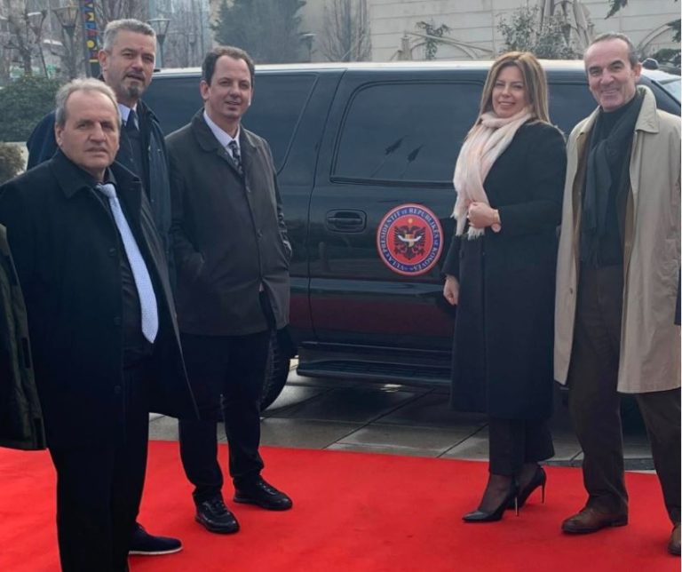 Anëtarët e degës së “Guxo” në Pejë japin dorëheqje dhe mbështesin Vjosa Osmanin