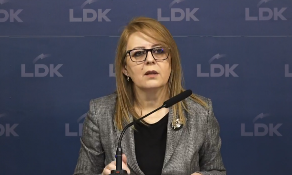 Bajrami kritikon ZRRE-në dhe qeverinë për tarifat e energjisë
