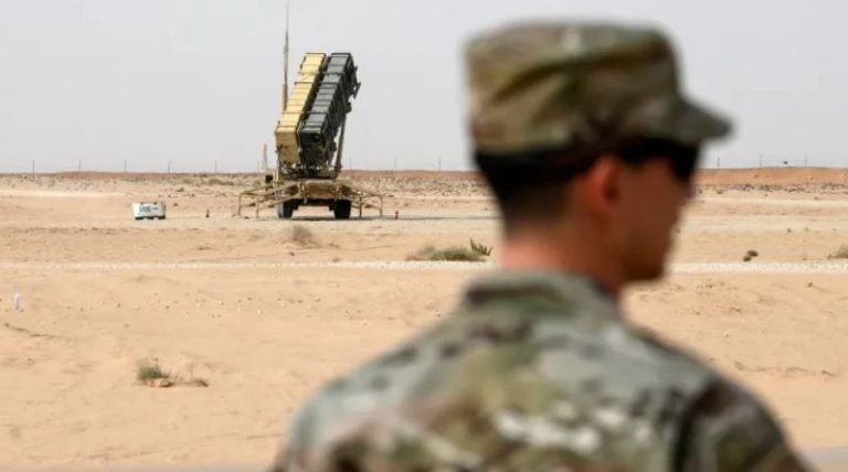 BE paralajmëron anijet tregtare për rrezikun e sulmeve nga rebelët Huthi në ujërat e Jemenit