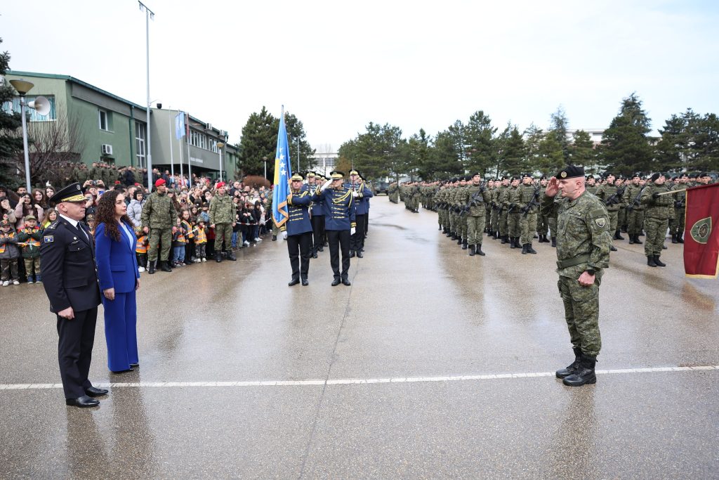 Ushtarët e Kosovës nderojnë 28-vjetorin e Epopesë së UÇK-së