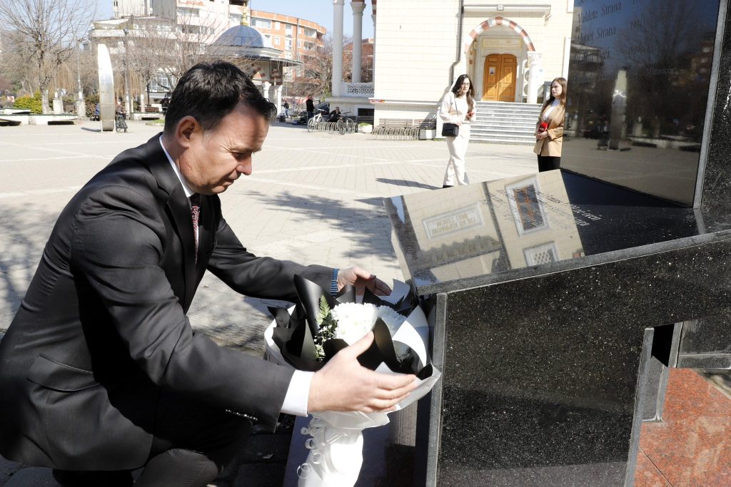 Peci përkujton 27-vjetorin e Masakrës në Tregun e Mitrovicës