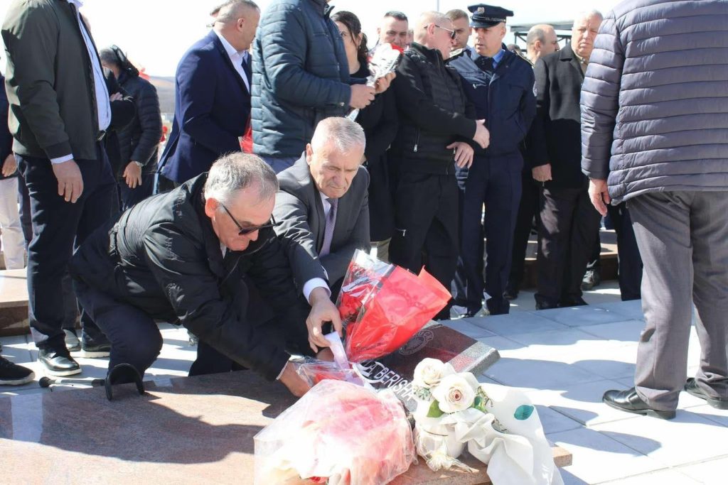 Kryetari i Klinës kujton dëshmorët e lirisë në 14 mars