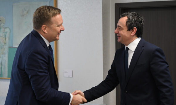 Kurti thekson integrimin e sistemit shëndetësor dhe arsimit në ligjin e Kosovës pas takimit me Sorensenin