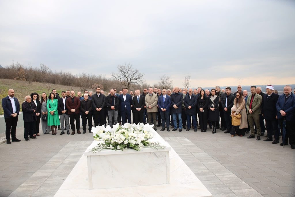 Istogu kujton Haki Rugovën në 4-vjetorin e vdekjes