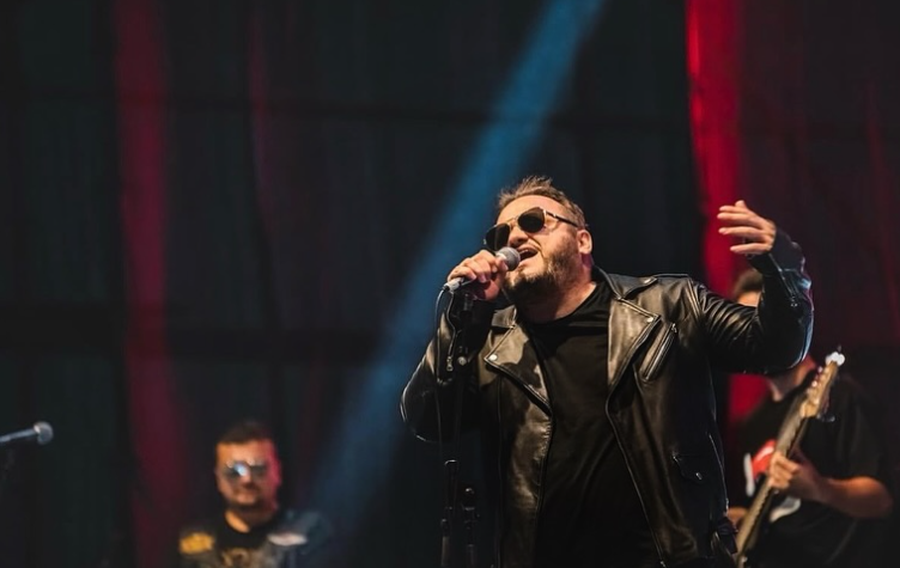 Mentor Haziri publikon baladën e re “Dera e vjetër”