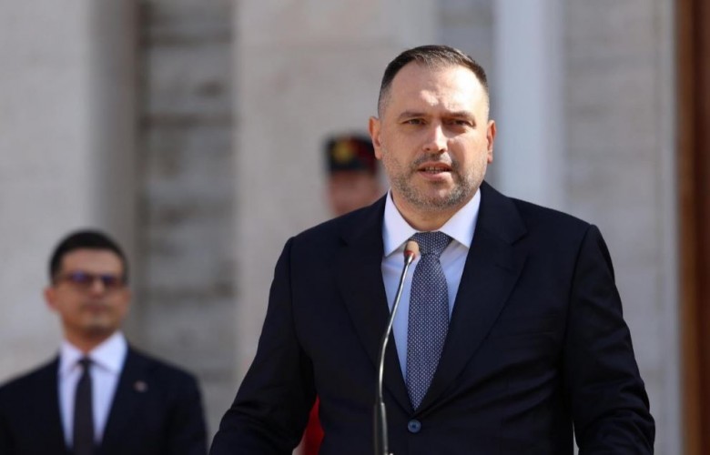 Ermal Nufi merr detyrën si ministër i Mbrojtjes: Nder dhe përgjegjësi për sigurinë e vendit