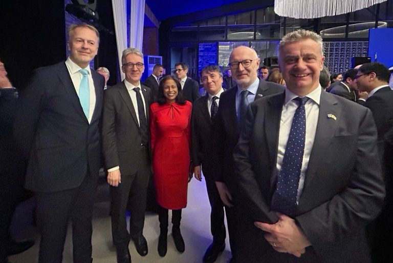 Ambasadori britanik falënderon Aivo Orav për kontributin në Kosovë