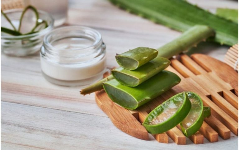 Tharja e Buzëve – Kura Natyrale për Zbutje dhe Shërim