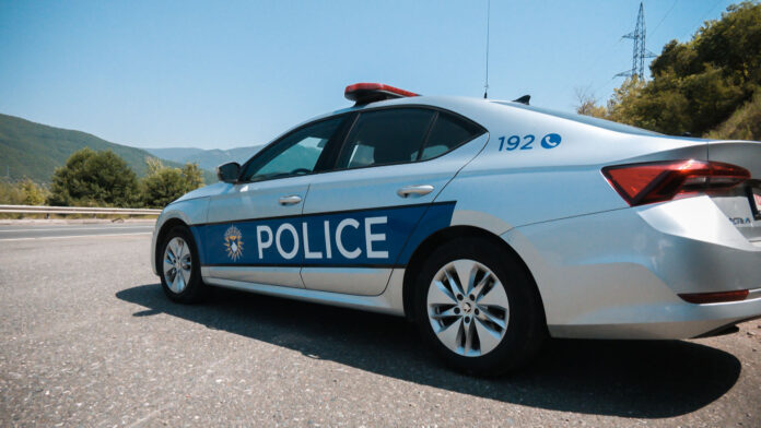 Një person vdes pas plagëve nga arma e zjarrit, i dyshuari arrestohet