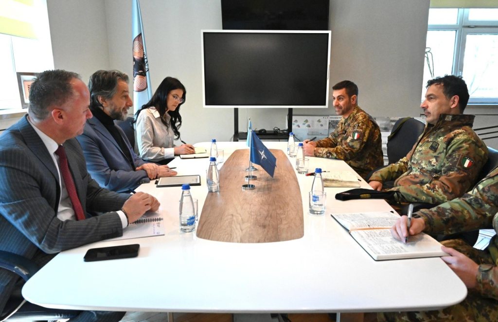 Zëvendëskomandanti i KFOR takon kryetarin Përparim Rama për sigurinë në Prishtina