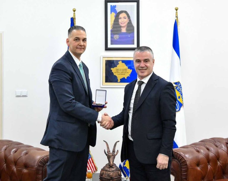 Policia e Kosovës forcon bashkëpunimin me Shërbimin Sekret Amerikan