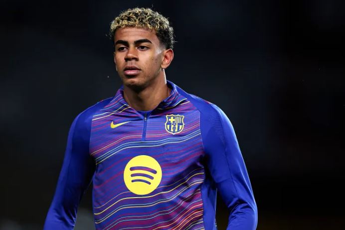 Yamal mungon në stërvitje, por pritet të jetë gati për ndeshjen me Sevillan