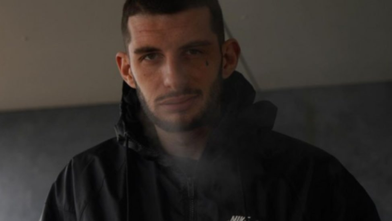 Arrestohen tre persona, përfshirë reperin Mossi, për sulmin ndaj gazetarit Burim Pacolli