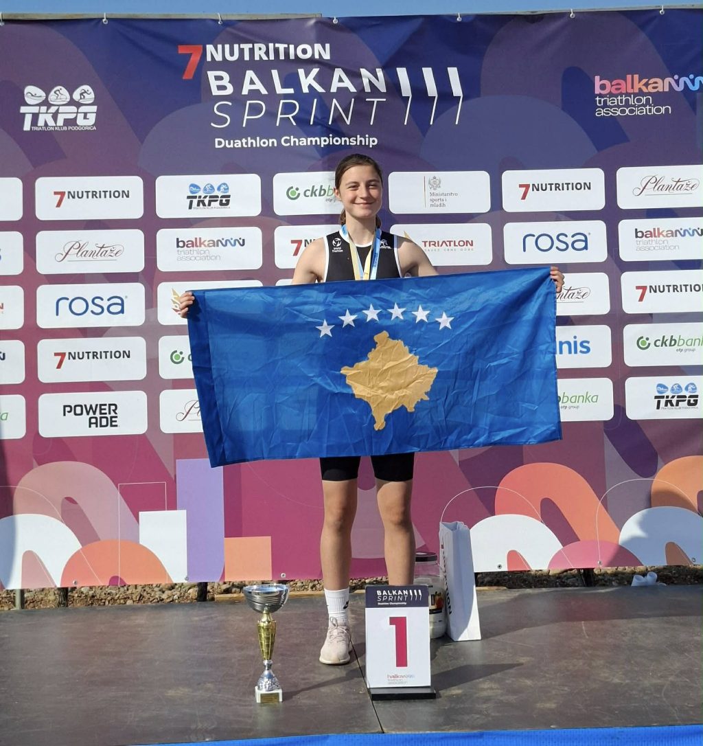 Nerenxa Kuçi shpallet kampione ballkanike në Triathlon, triumf i madh për Kosovën