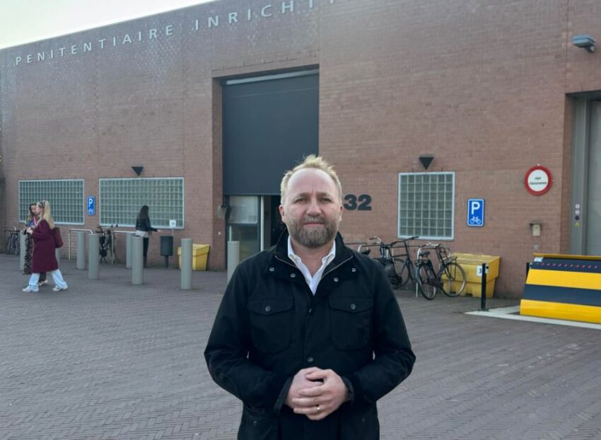 Tahiri viziton Hashim Thaçin në Hagë: “Shpresoj që kjo të jetë vizita ime e fundit atje”