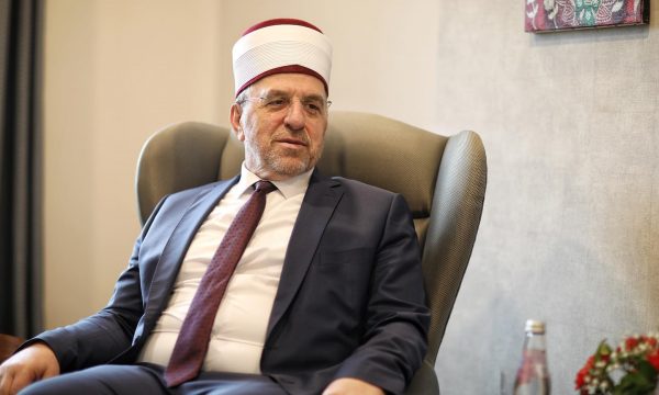 Tërnava kritikon liderët për ngërçin politik: Politikanët do të japin përgjegjësi para Zotit për veprimet e tyre