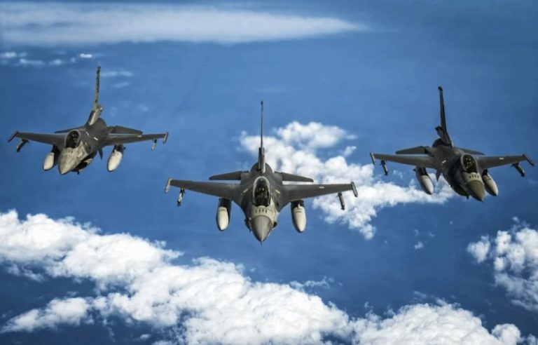 Turqia dërgon avionë F-16 dhe sisteme mbrojtjeje në Qipron Veriore