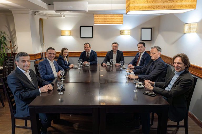 Anëtarët e VLEN-it takohen me kryeministrin Kurti