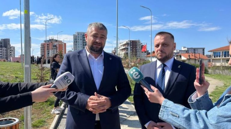 Hoti: Të ndiqet Serbia me padi për krimet dhe të kërkohet drejtësi për dëshmorët