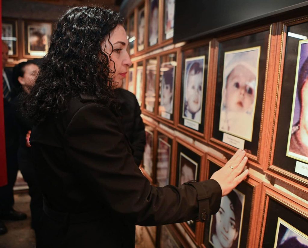 Osmani përkujton masakrat në Poklek dhe Çikatovë: kujtesa e krimeve nuk do të shuhet