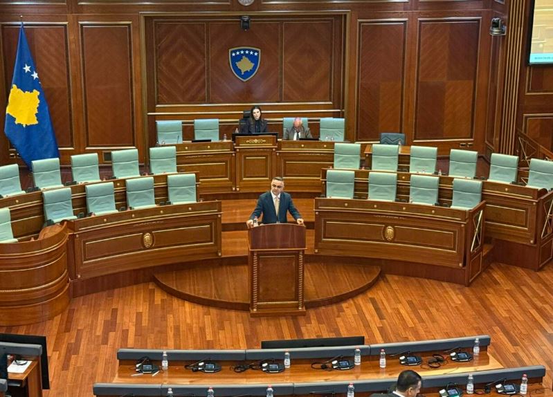 Tahiri kritikon mungesën e kabinetit qeveritar në seancën për energjinë