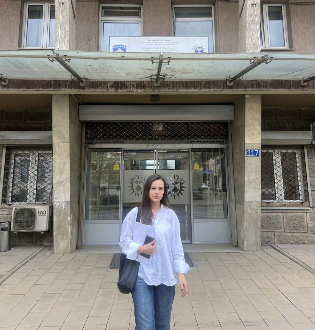 Salihu denoncon kërcënime dhe ofendime në rrjetet sociale