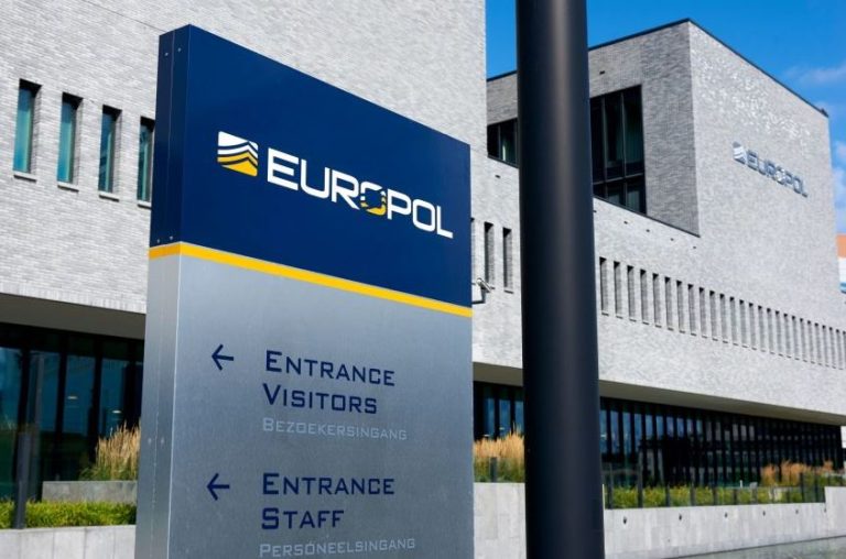 EUROPOL: Goditet karteli ballkanik i drogës, 12 të arrestuar