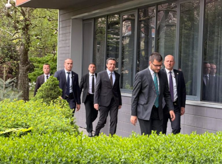 Kurti takohet me Abdixhikun në Kuvend për çështjen e presidentit
