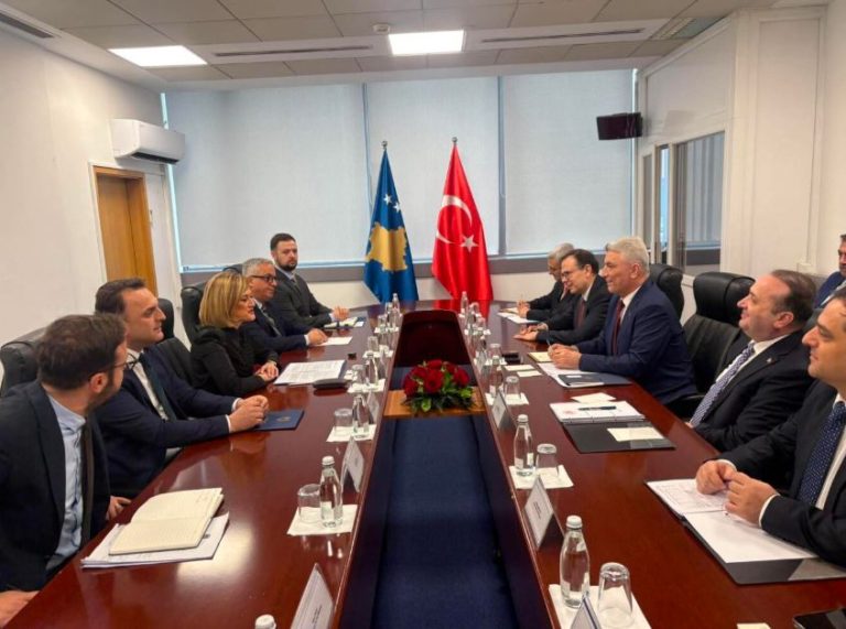 Kusari-Lila takon ministrin e Tregtisë së Turqisë në Prishtinë